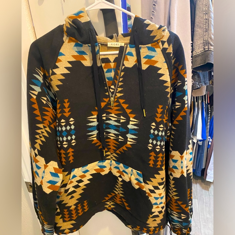 Hooded pull over